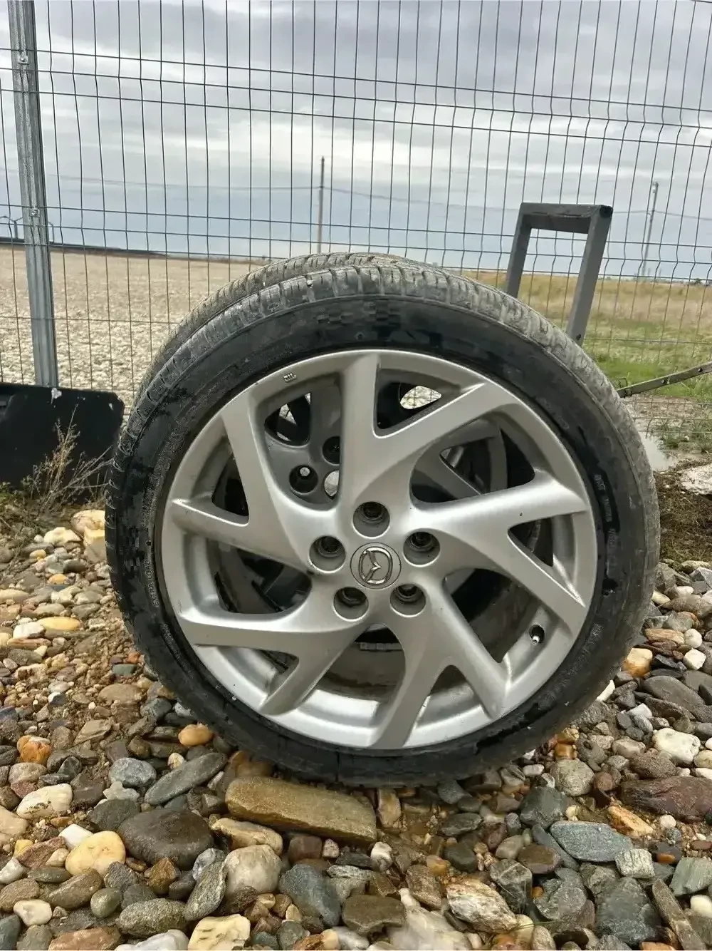 Vand jante cu anvelope iarna mazda 225/45/r18