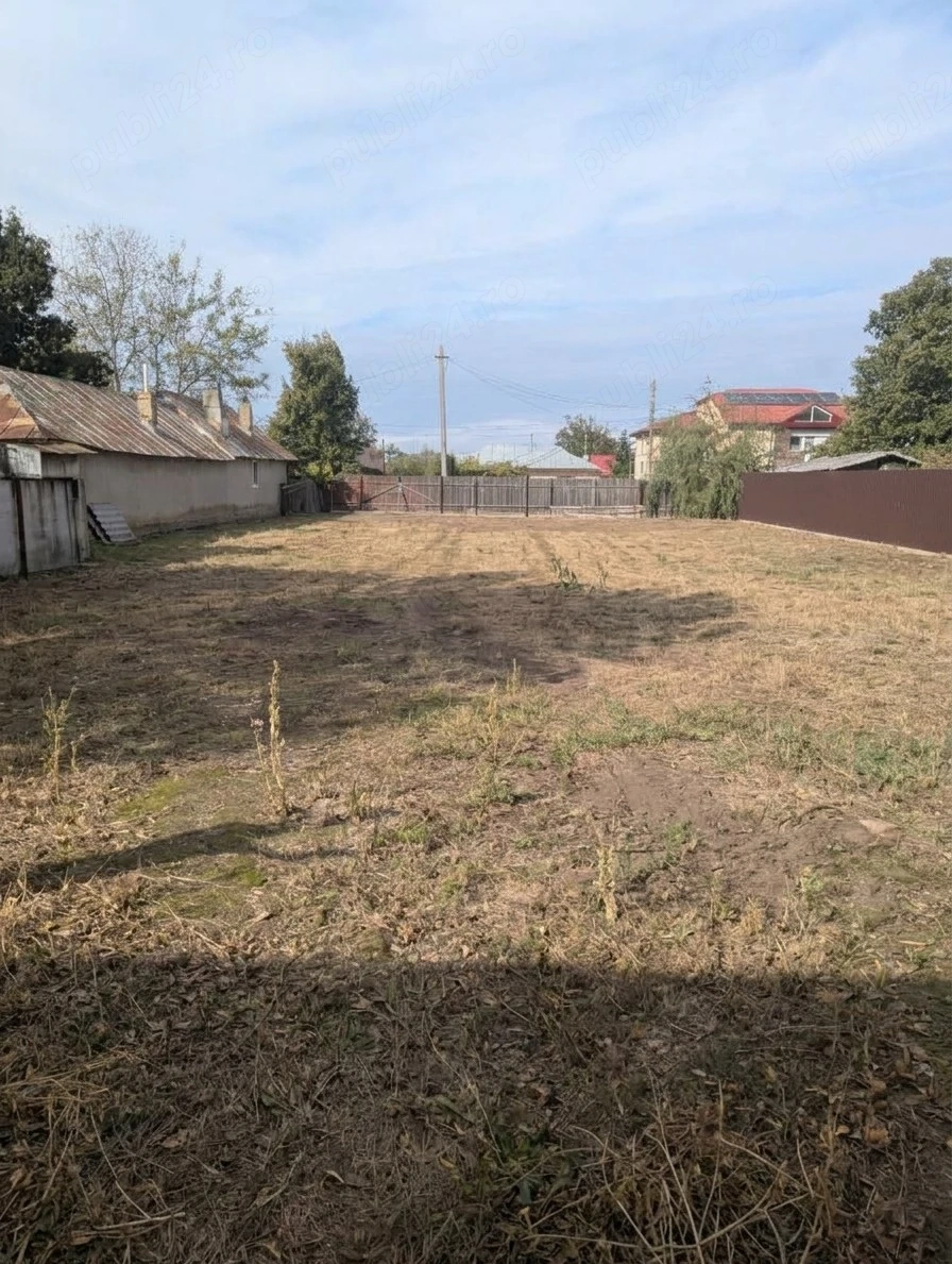 Vand teren intravilan suprafața de 800mp, deschidere 20m si lungime 40m. Gropeni-Braila-20.000 
