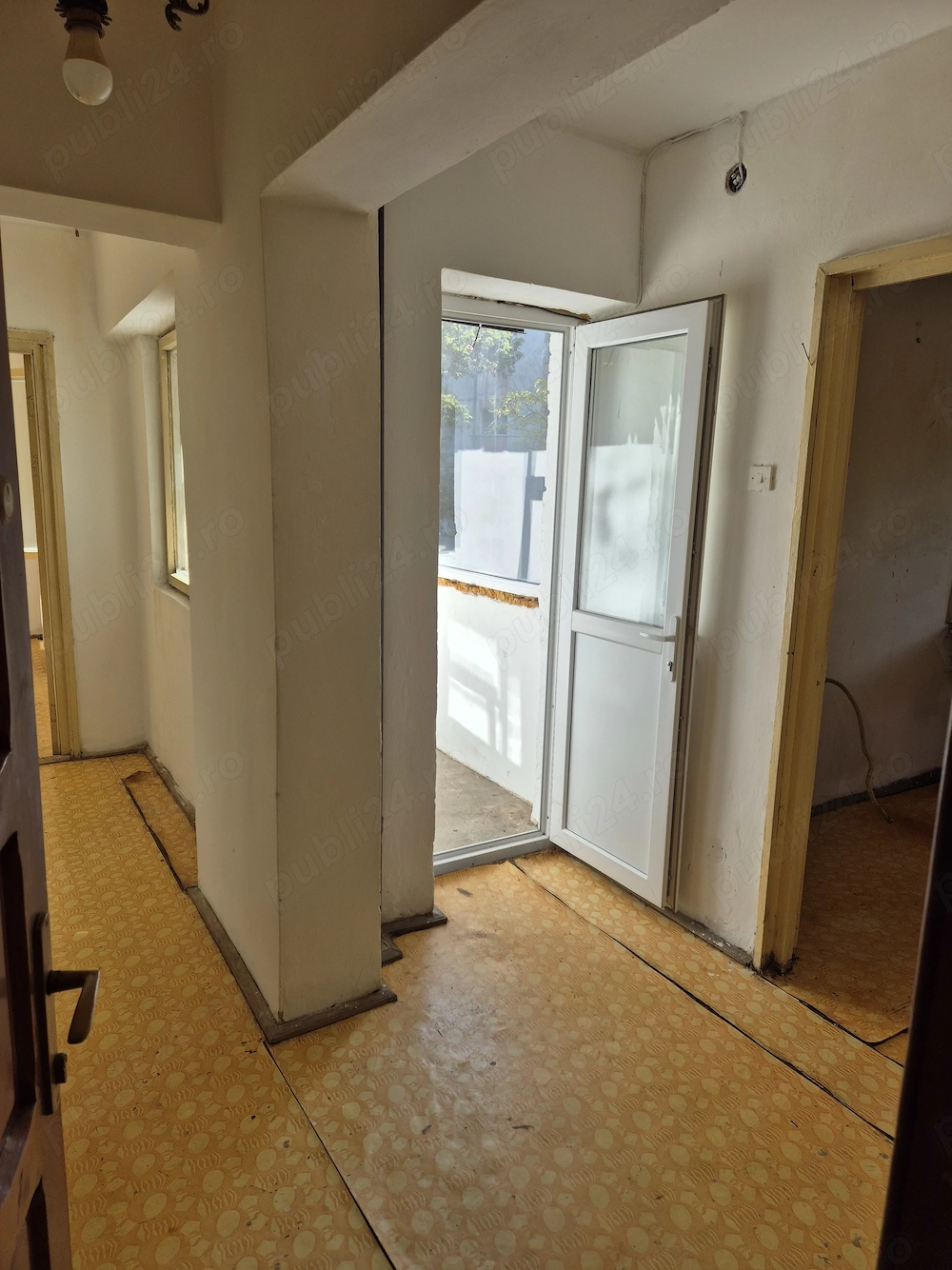 Vând  apartament 2 camere decomandate,61 m2,Nicolina 1,Iași, spațios, 2 balcoane închise, et 2 din 4