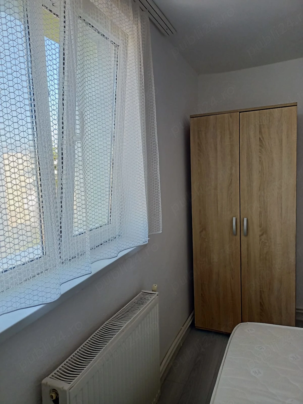 Inchiriez apartament cu doua camere plus sufragerie in Decebal