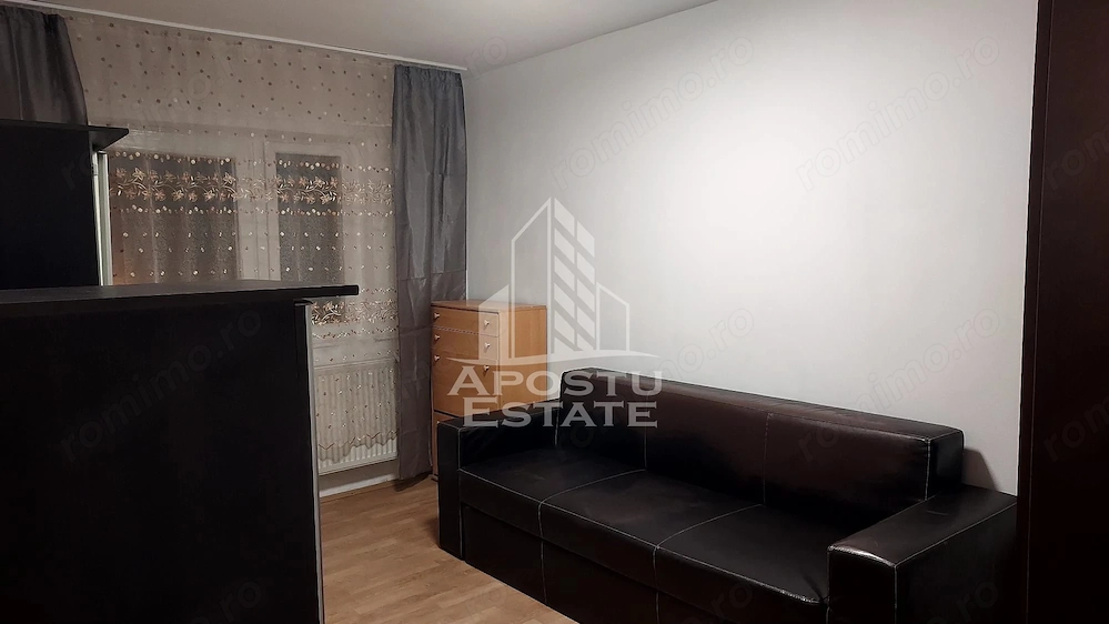 Garsoniera de vanzare, etaj 1, balcon, zona Buziasului, Timisoara