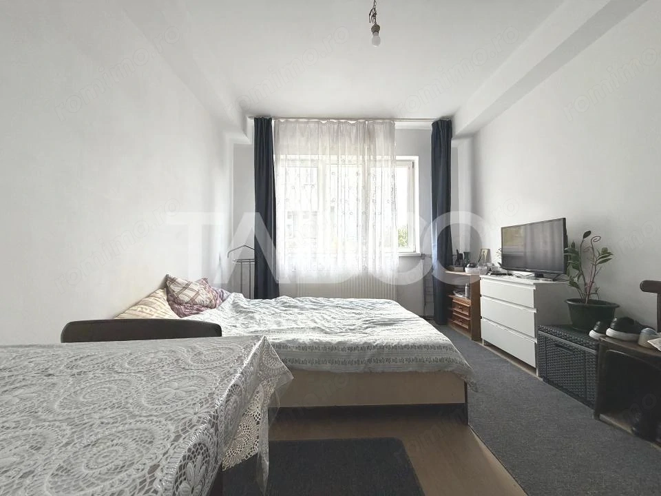 Garsoniera de vanzare etaj intermediar in bloc izolat zona Manastur