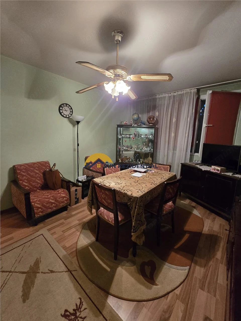Bracoveanu-Zona Izvoare,apartament 3 camere, boxa