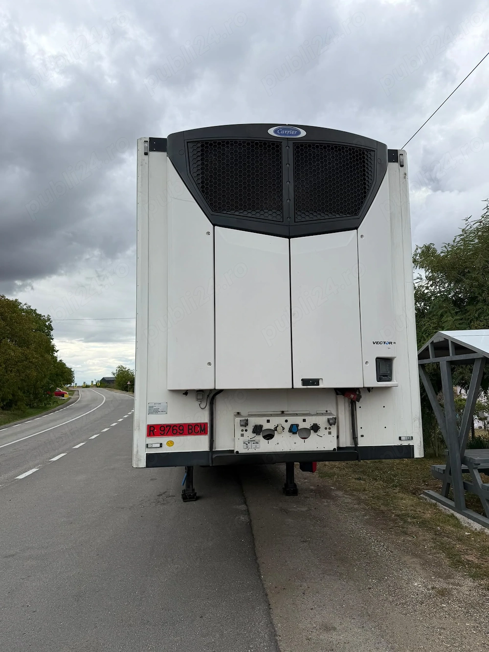 Vând semi remorcă Krone cu bitemperatura