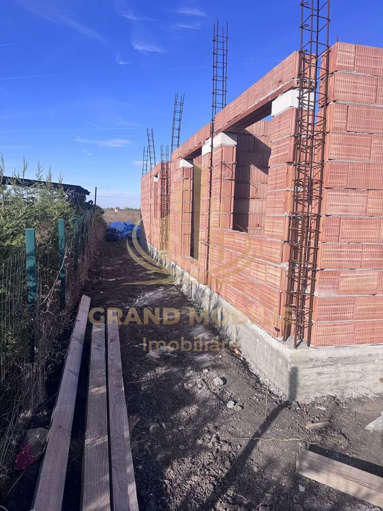 Duplex Săcălaz, 85 mp utili, teren 293 mp, 3 dormitoare, terasă 21 mp