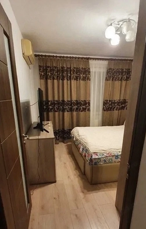  zona buna in BOTOSANi dau in chirie apartament cu 2 camere