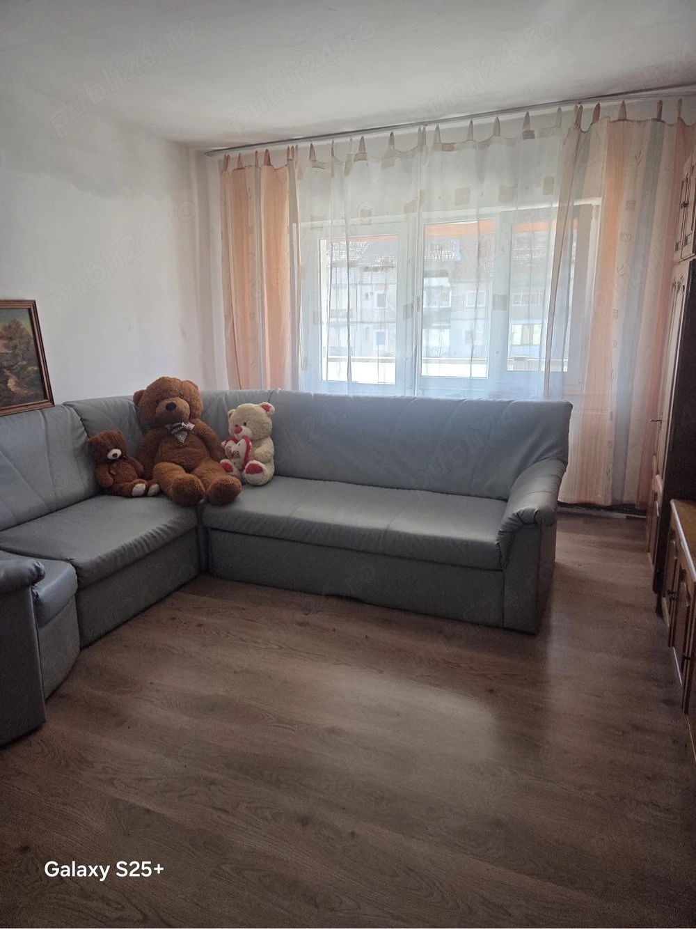 Apartament cu 3 camere complet decomandat situat in Iscroni (Hunedoara)