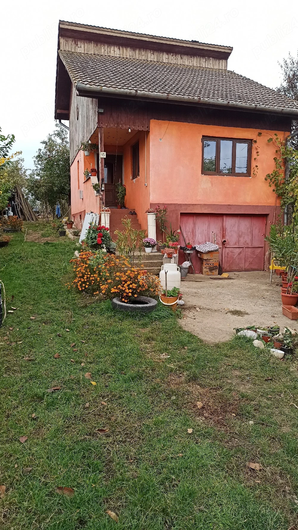 Vand sau schimb casa in Vintu de Jos, strada recent modernizata