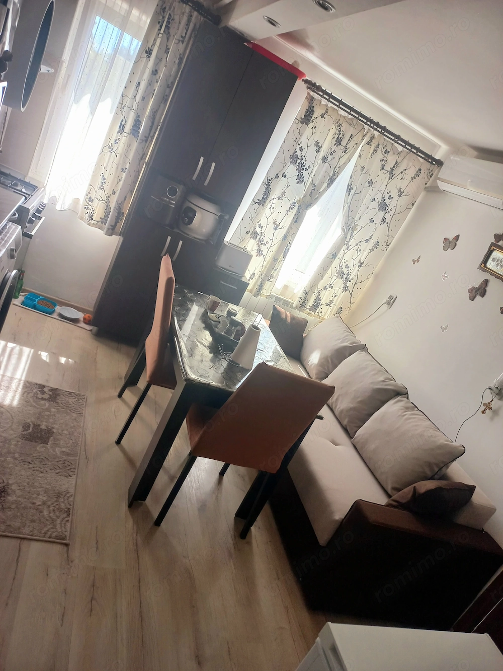 Vânzare apartament 3 camere