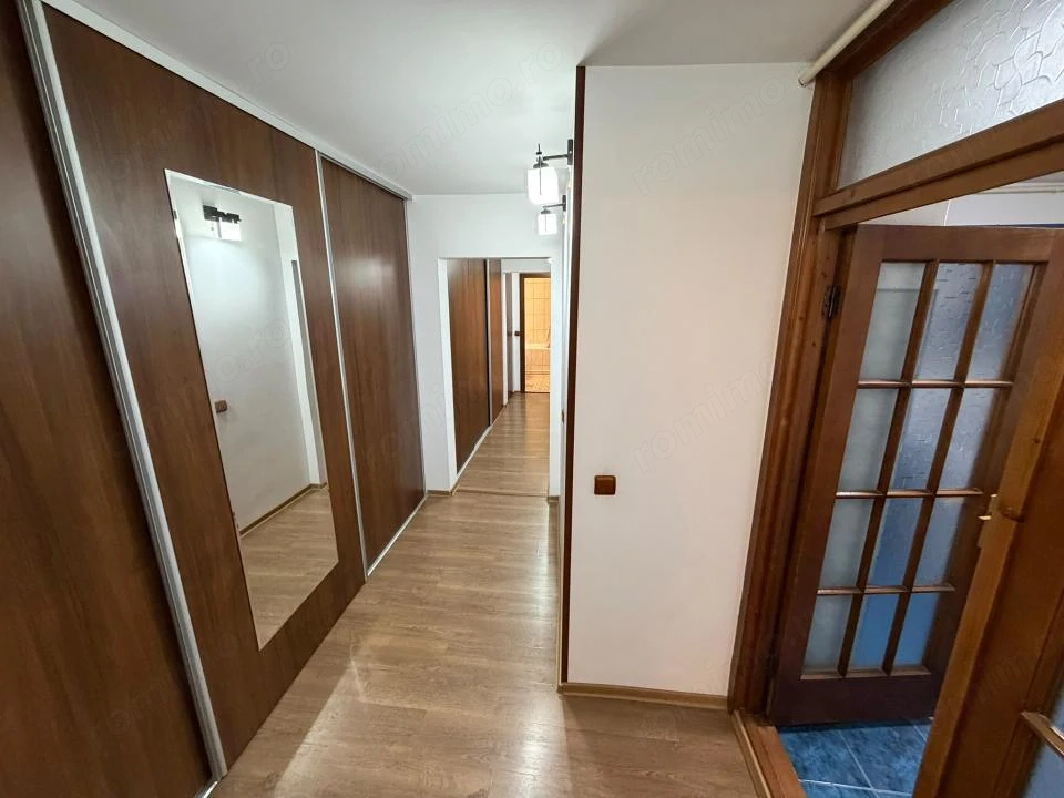 Apartament 3 camere decomandat – complet mobilat, zonă centrală!