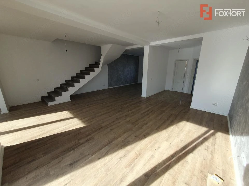 Casa insiruita tip cvadruplex, 119,7 mp utili, teren 402 mp in Mosnita Noua