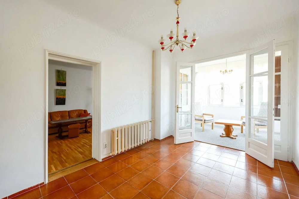 Apartament în inima Oradiei   Ultracentral, 100 mp, ideal pentru locuit, birouri sau investiție