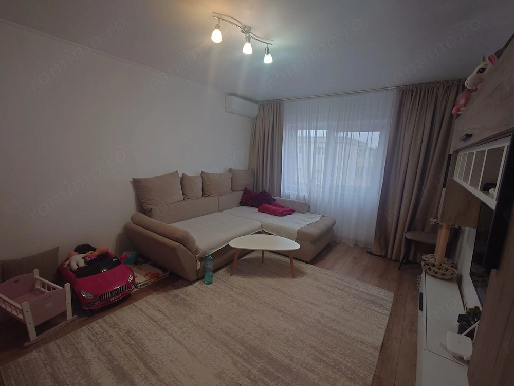 VÂNZARE APARTAMENT 2 CAMERE BRAȘOV | TRACTORUL – ZONA PIAȚA TRACTORUL | BOXĂ ȘI PARCARE | 120.000 €