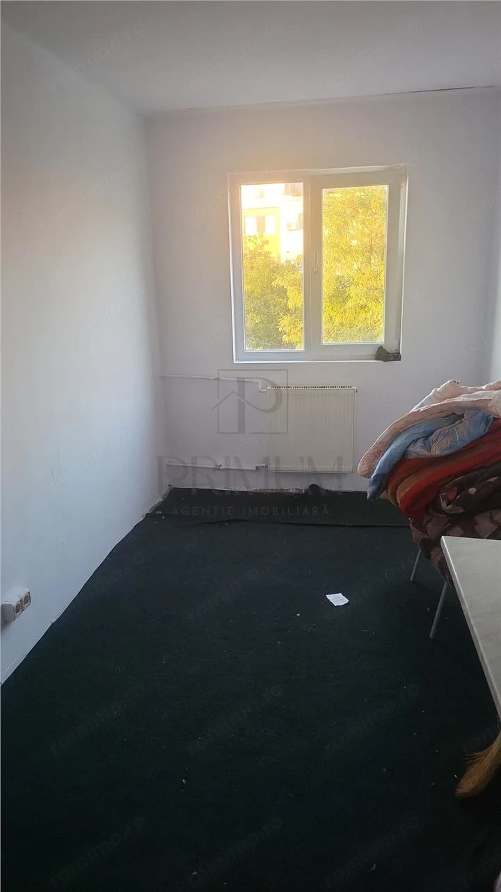 BUZIASULUI - GARSONIERA - 12 MP UTILI - ETAJ 3 - NEMOBILATA - IDEAL INVESTITI