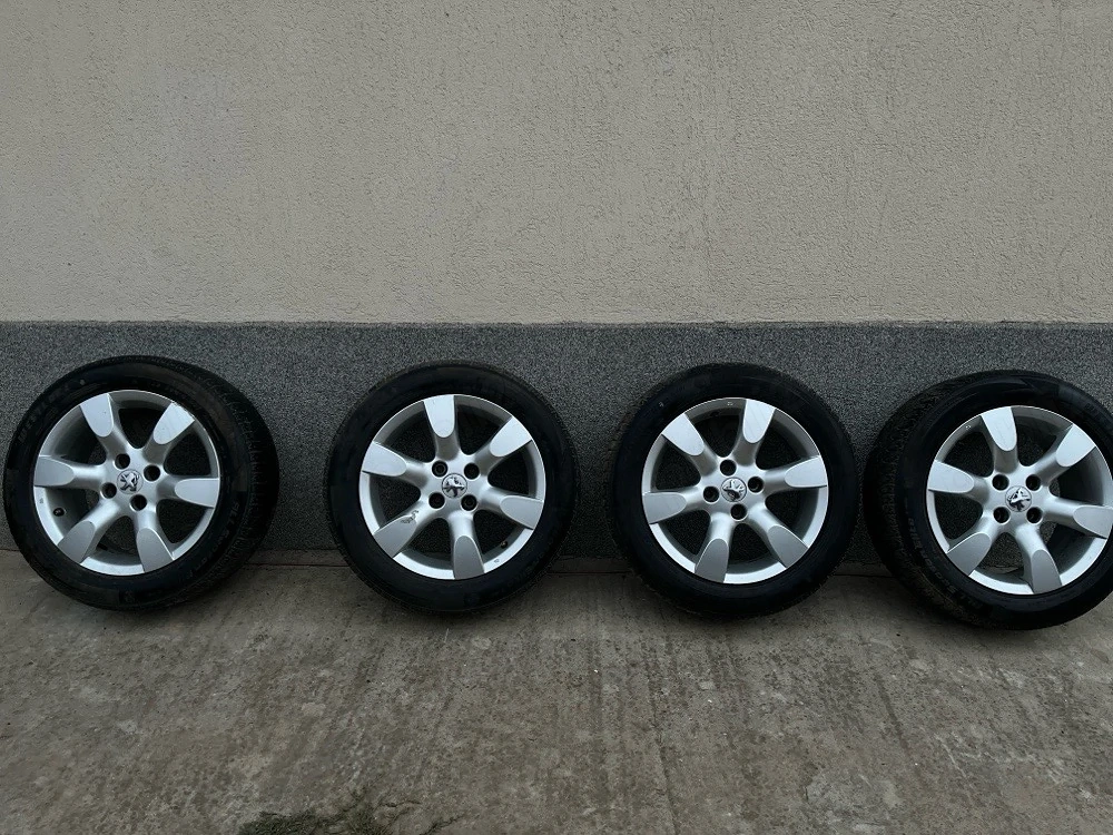 Vând genți de aluminiu peugeot