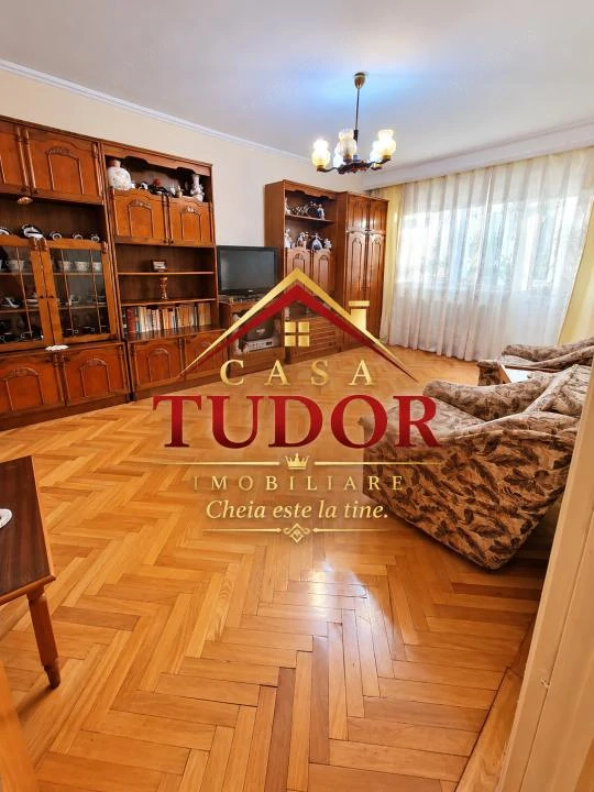 APARTAMENT 3 CAMERE –  BANAT+ BOXĂ