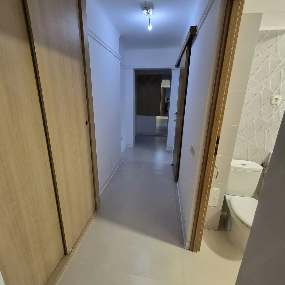 Vand apartament cu 3 camere și balcon, etaj 1, str.Aurel Vlaicu