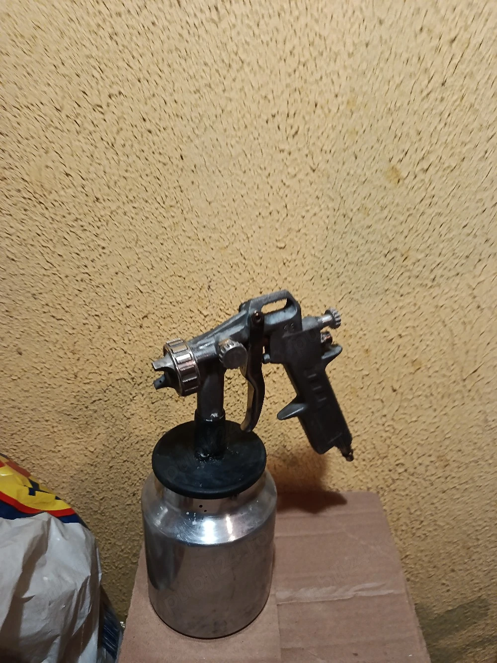 Vănd pistol vopsit