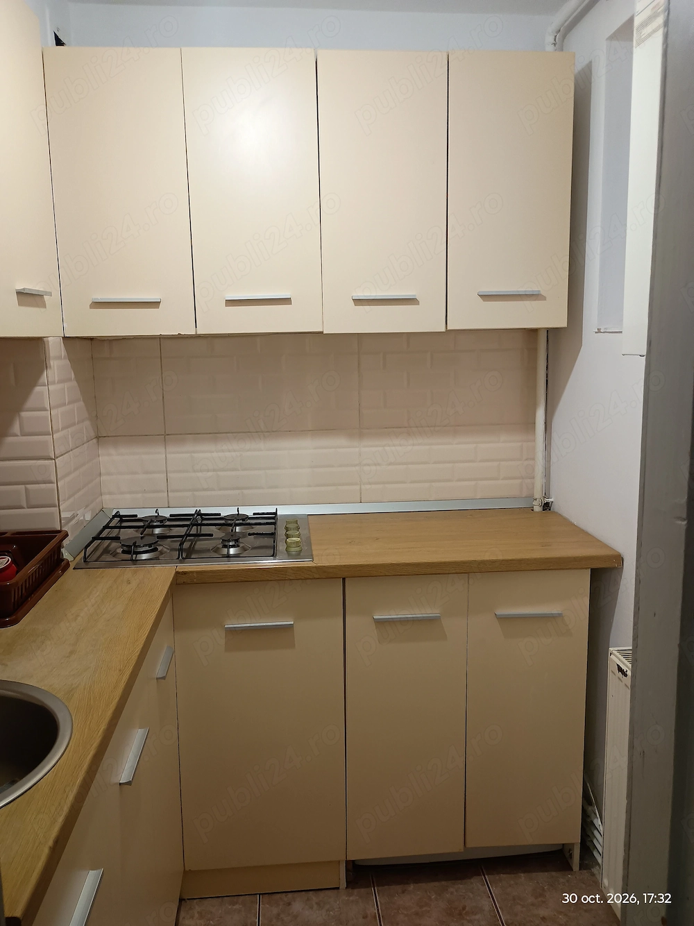 Închiriez apartament cu 2 camere