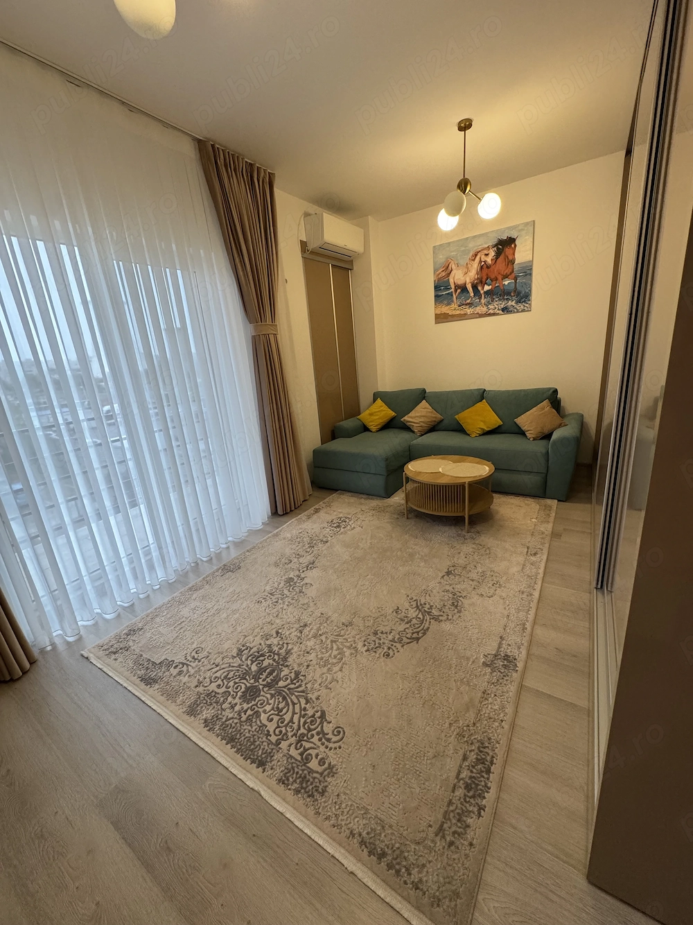 Proprietar, vand apartament cu 2 camere, loc parcare inclus