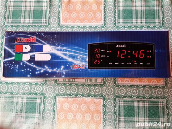 Ceasuri digitale cu alarma/zi/data si termometru