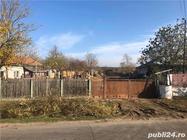 Vanzare loc de casa cu gradina generoasa