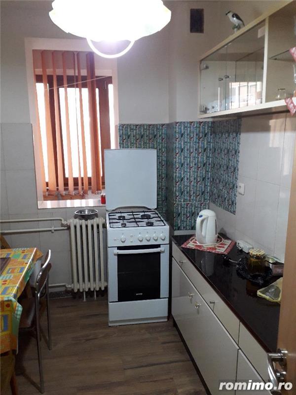 OCAZIE !!! Apartament 2 camere, etaj III, Zonă excelentă.