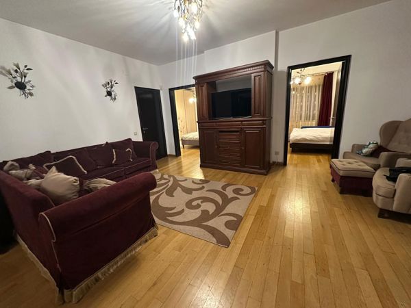 Cotroceni Panduri Demisol si Parter renovate total Curte metrou zona linistita — fotografia 1