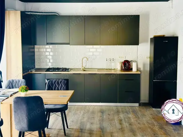 Apartament cu 3 camere de inchiriat in zona Centrul Vechi — fotografia 3