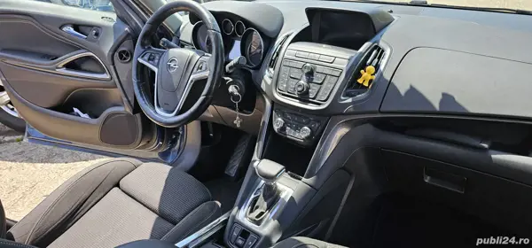 Opel Zafira Tourer 5 locuri