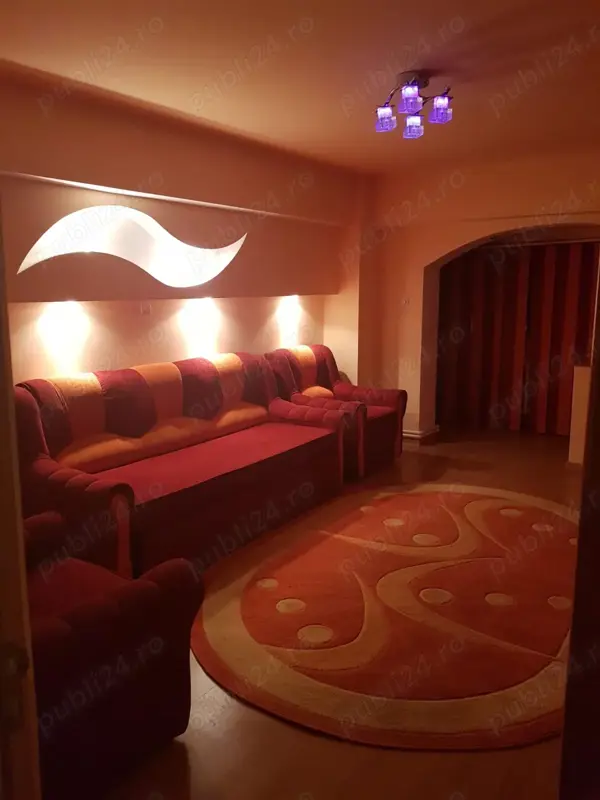 De INCHIRIAT apartament cu 2 camere la CASA CARTII — fotografia 1