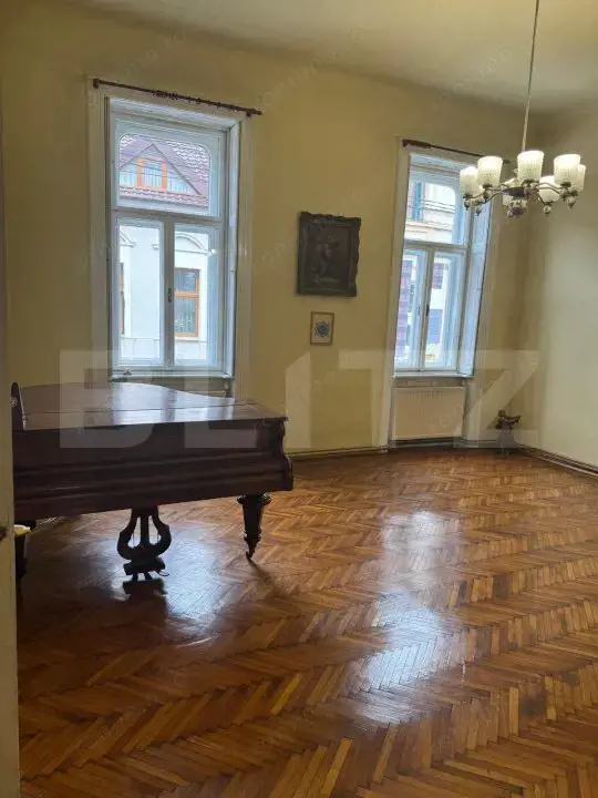 Apartament cu 3 camere, 131 mp, zona Piața Mihai Viteazul — fotografia 1