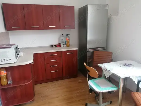 Dau în chirie apartament cu 3 camere, zonă centrală — fotografia 2