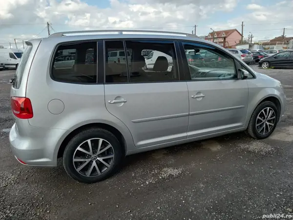 VOLKSWAGEN Touran 2012 — imagine 3