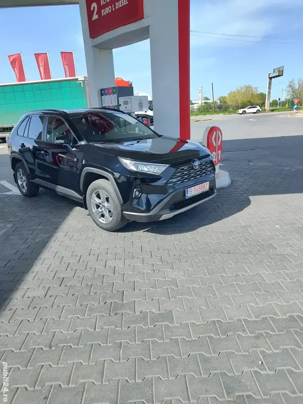 Toyota RAV4 5usi,4x4, an 2025 2.5 Hybrid
