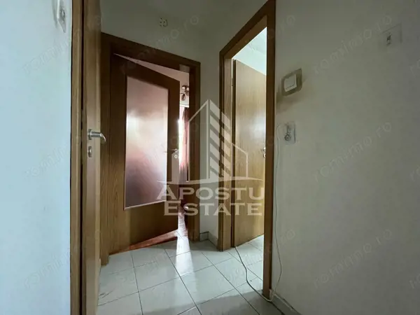 Apartament cu 2 camere, semidecomandat, conf 1, zona Sagului — fotografia 3