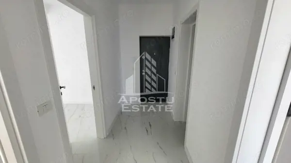 Apartament cu 3 camere,etajul 1,bloc nou,Dumbravita — fotografia 3