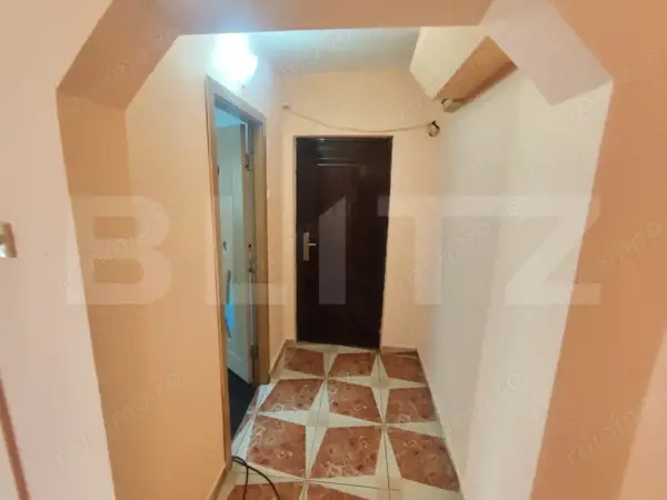 Apartament de vanzare cu 3 camere, etaj 4/4, 53 mp utili totali, zona Dacia — fotografia 2