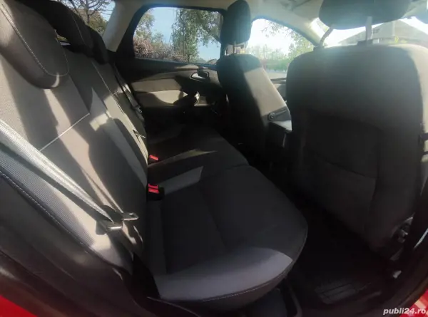 FORD Focus 2013 — imagine 8