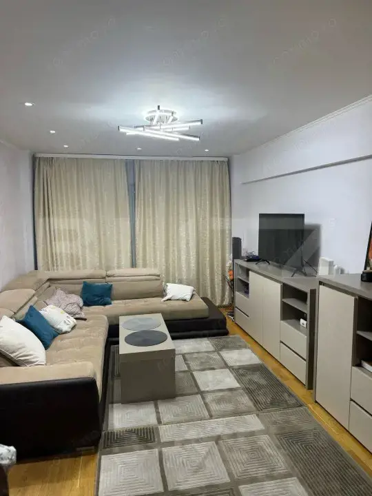 Apartament de vanzare cu 4 camere, zona Ultracentral SCHIMB SI CU CASA — fotografia 1