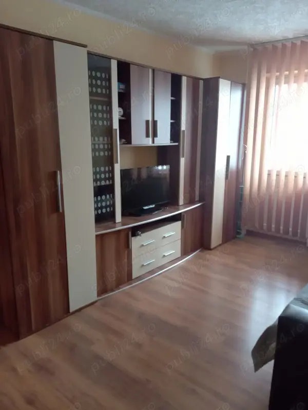 Apartament 2 camere ,etajul 2,zona Micro 15 — fotografia 1