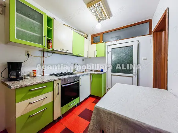 Apartament 2 camere in Deva, zona Dorobanti, 51 mp, demisol...cu loc de parcare — fotografia 1