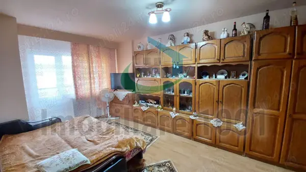 Apartament 3 camere, Vasile Alecsandri, etaj superior, zona Shopping Park Baia Mare — fotografia 3
