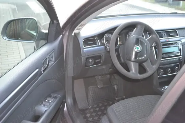 SKODA Superb 2011 — imagine 4