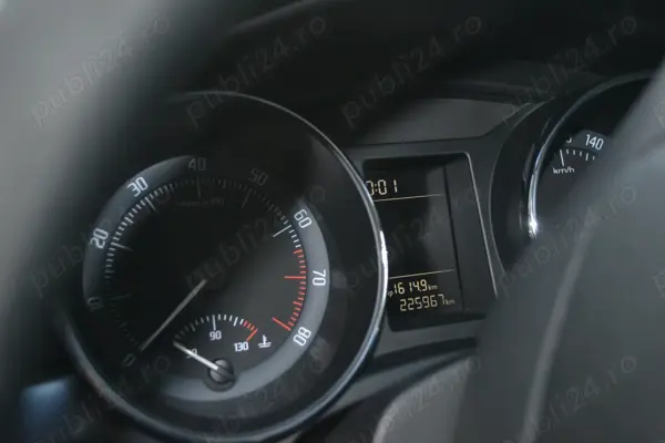 SKODA Superb 2011 — imagine 9