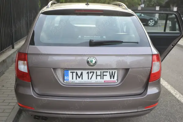 SKODA Superb 2011 — imagine 10
