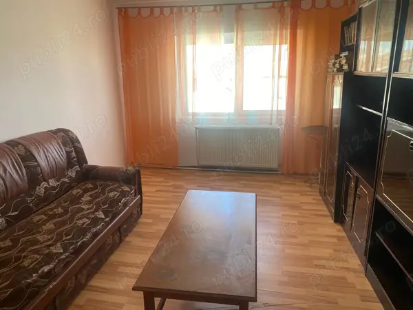 Apartamente 3 camere de vânzare — fotografia 1