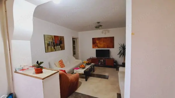 Apartament 3 camere, 65mp , semidecomandat, etaj 3, zona 1 Mai — fotografia 3