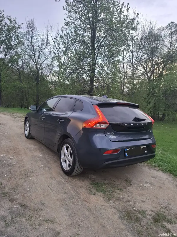 VOLVO V40 2019 — imagine 4