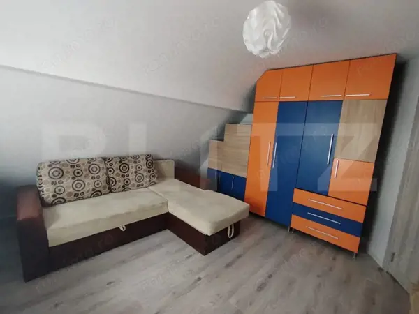 Apartament 3 camere, 48 mp | Etaj 3 | Curte comună și parcare — fotografia 2